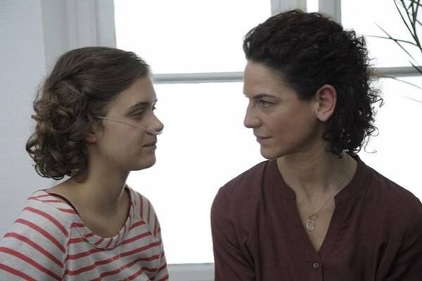 Und morgen mittag bin ich tot - Z filmu - Liv Lisa Fries, Bibiana Beglau