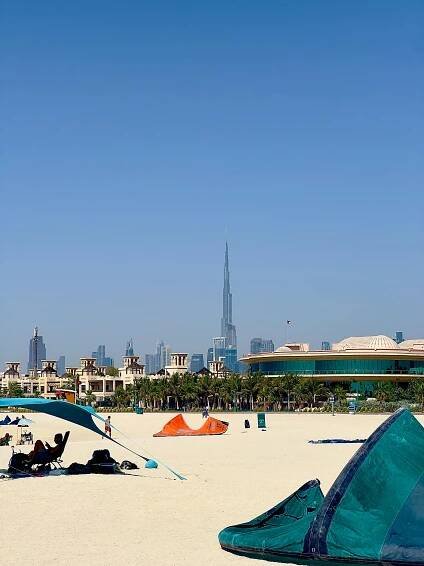 bezplatná Pohled Na Pláž Dubaj S Burj Khalifa Základová fotografie