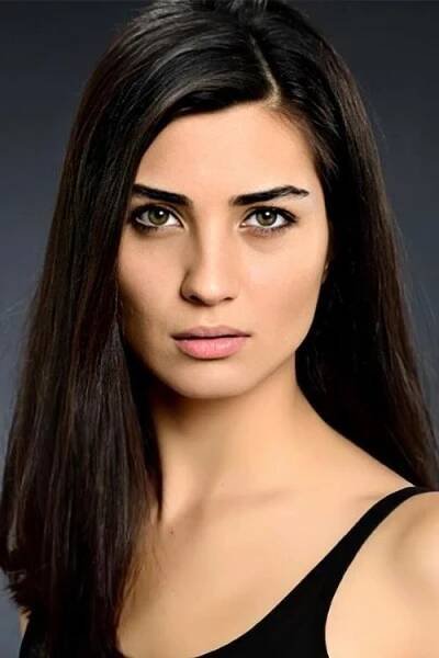Tuba Büyüküstün herečka