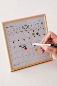 A mini dry erase calendar board so you can make note of important events and save paper. Just write in your info and add magnets, then erase the following month and start over. Dry Erase Board Calendar, Whiteboard Calendar, Calendar Board, Diy Calendar, Planner Board, Monthly Planner, Mini Calendars, Desk Calendars, Calendrier Diy