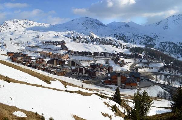 2560px-Plagne_Soleil_and_Plagne_Villages%2C_April_2017.jpg