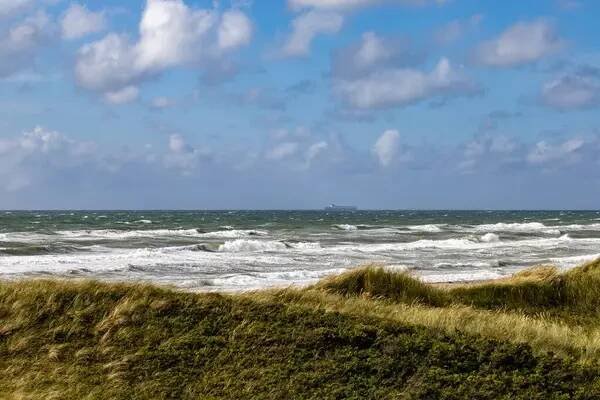 Hirtshals, Dánsko Pobřeží Severního moře a příboj — Stock obrázek