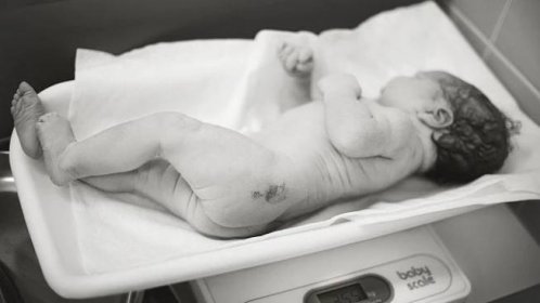 Jak rodily naše prababičky a co se odehrávalo v porodnicích před padesáti lety