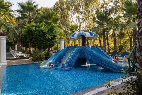Bazén v ubytování Delphin Palace Hotel nebo v jeho okolí