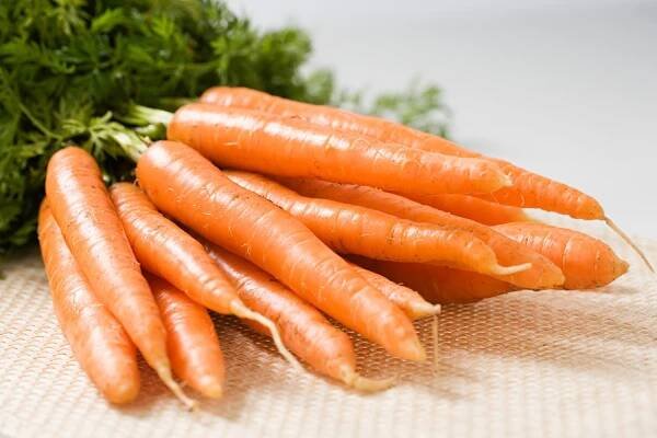 Foto: Paprika vede vitaminem C, avokádo vlákninou. Co jíst a nezkrachovat