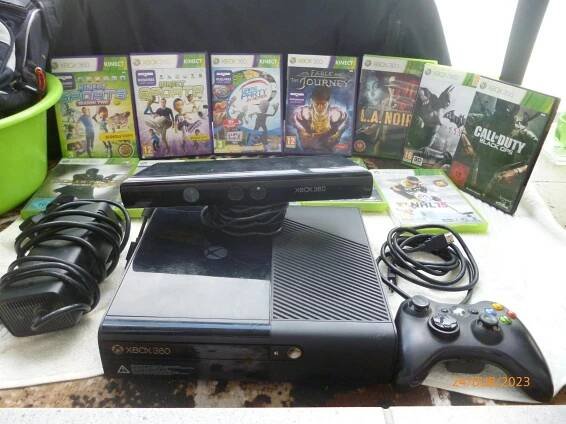 Xbox 360 E 250gb + kinect + 12ks her  - Počítače a hry