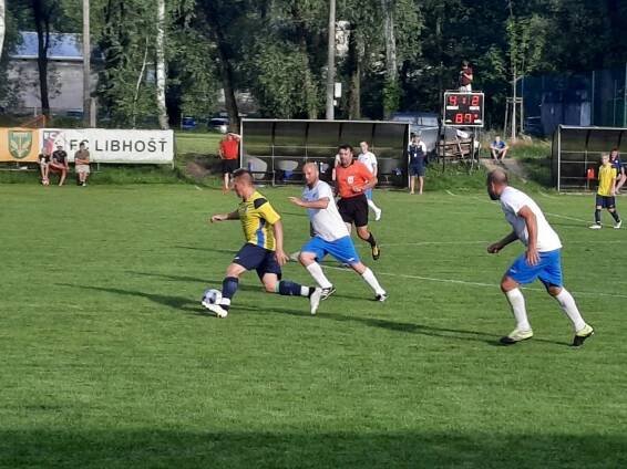 OBRAZEM: Patnáct let v dresu Libhoště. Dojatý „Eki“ po derby ukončil kariéru