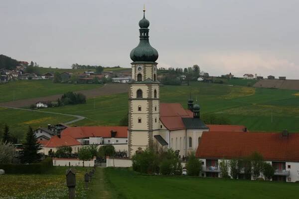 Poutní kostel a klášterní kostel Nové Kostely u Svaté krve - bbkult.net