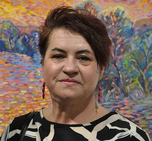 V aktivní Galerii obce Ostrožská Nová Ves vystavuje od 6. února své obrazy Miluše Vosáhlová. Miluše Vosáhlová pracuje jako učitelka ZŠ.