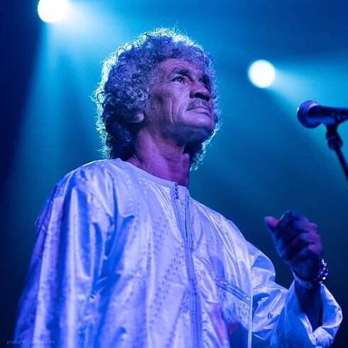 Music photos — Tom Dumont