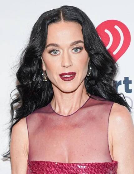 Nejméně o 10 let starší a s tělem dospívajícího kluka. Proměna Katy Perry vyděsila spoustu lidí