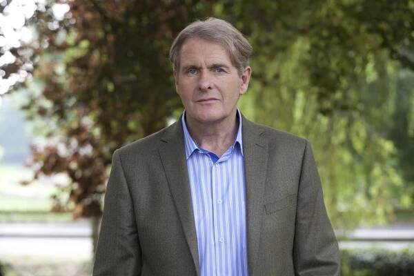 Robert Bathurst - Vraždy podle Agathy - Promo