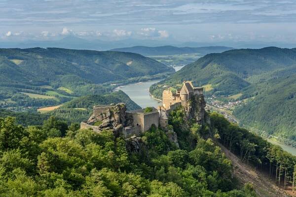 File:Ruine Aggstein 03.JPG - Wikimedia Commons