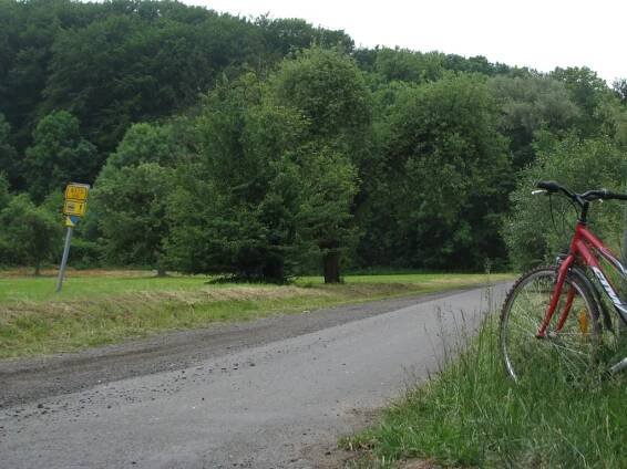 Nehoda cisteren uzavřela část cyklostezky Bečva. Objížďka vede přes Hustopeče