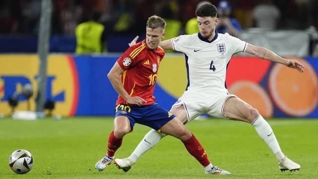 Španělský sportovní den! Po tenistovi Alcarazovi se ve finále EURO radují i fotbalisté