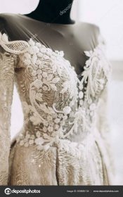 Stáhnout - Zblízka figuríny se svatebními šaty — Stock obrázek