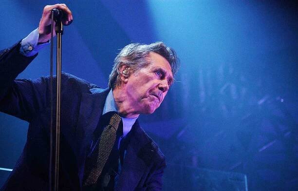 V pražském Foru Karlín vystoupil 5. června britský zpěvák Bryan Ferry.
