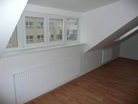 Pronájem bytu 2 KK s balkonem v centru Tábora 