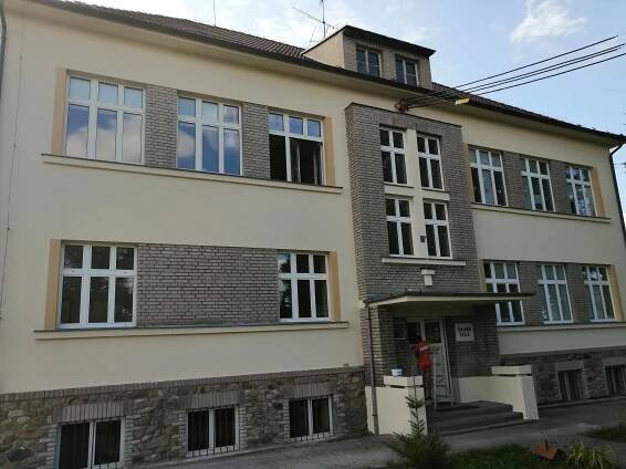 Oprava fasády budovy ZŠ ve Stádlci
