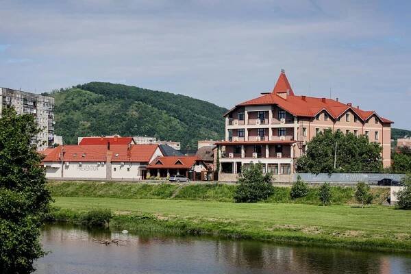Hotel Ferdinand Mukačevo Exteriér fotografie