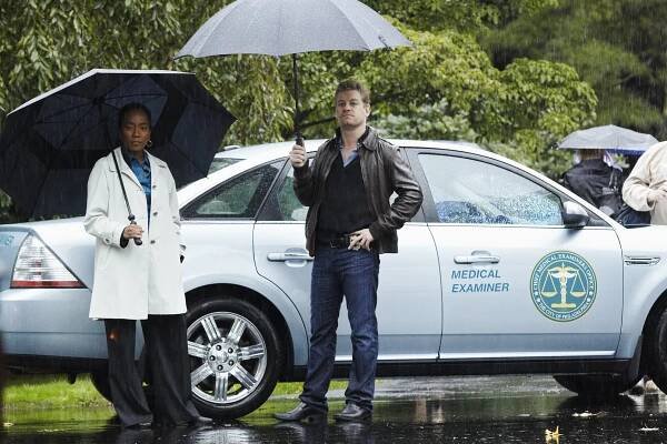 Tělo jako důkaz - Rozvrácený domov - Z filmu - Sonja Sohn, Nic Bishop