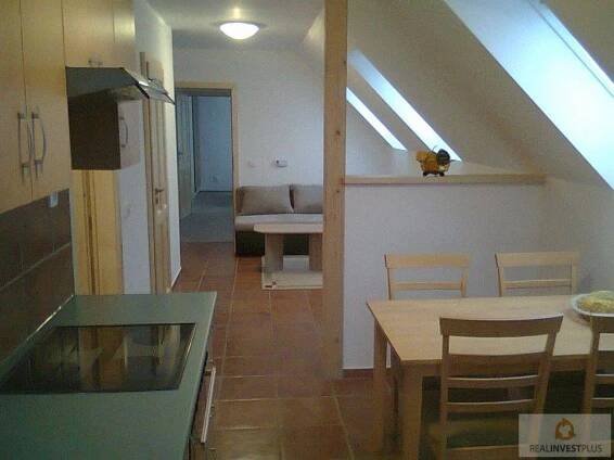 Pronájem bytu 3+kk ve výměnku u rodinného domu v Babicích u Šternberka, 9 500 Kč/měs