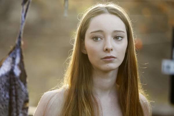 Aquarius - Sick City - Z filmu - Emma Dumont