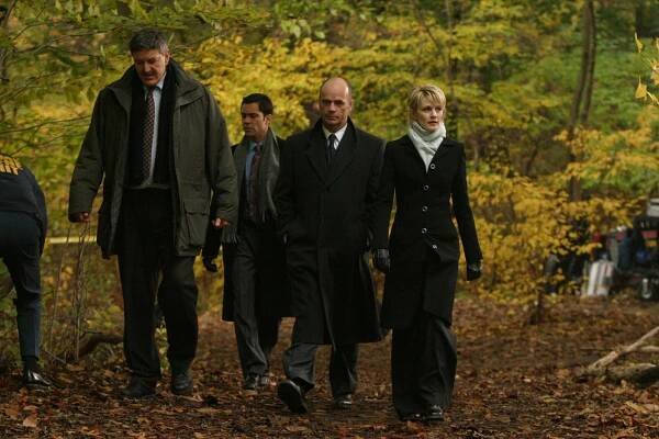 John Benjamin Martin, Danny Pino, John Finn, Kathryn Morris - Odložené případy - Přespání - Z filmu