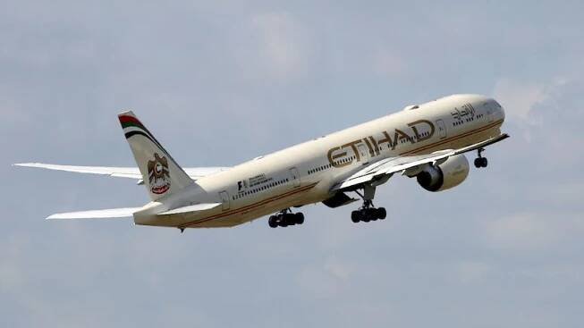 Atentát na letadlo Etihad Airways naplánoval IS. Obviněný prý nevěděl, že pronáší bombu - Novinky