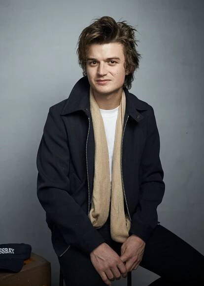 Herec Joe Keery predstavil na festivale...