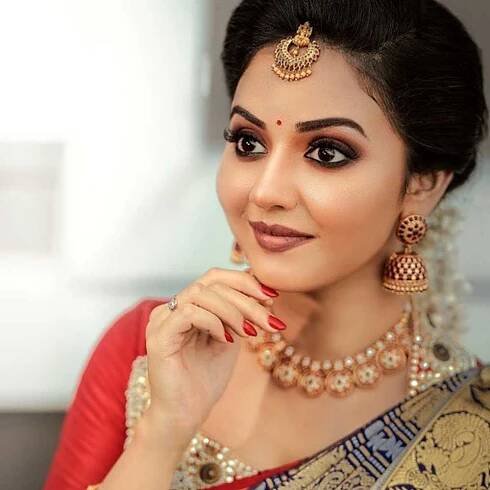 Nayagi serial actress