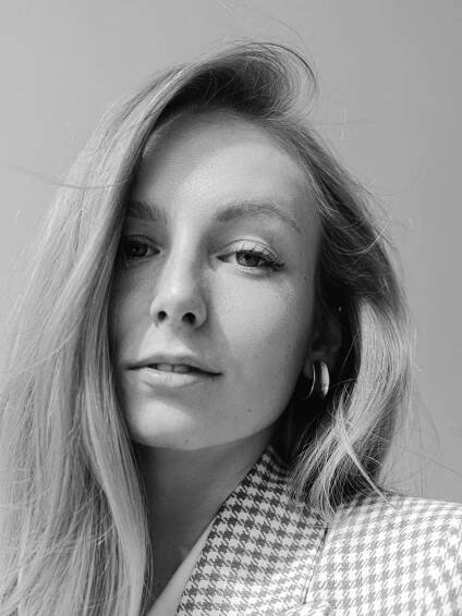 Sveta - Polina Ivanova