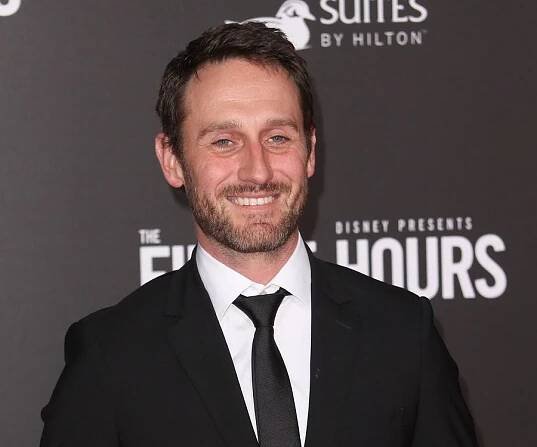 Josh Stewart Biography - Facts, Childhood, Family Life & Achievements