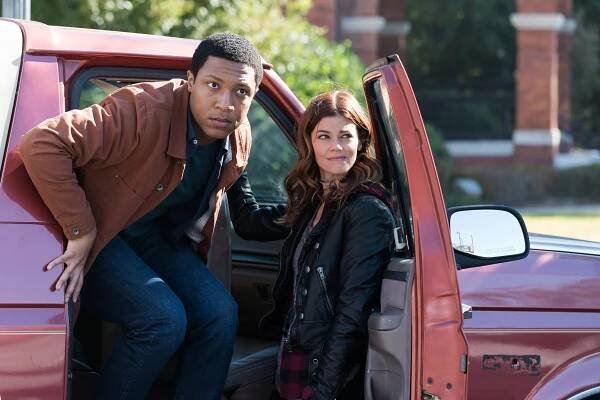 Ospalá díra - Návrat domů - Z filmu - Edwin Hodge, Rachel Melvin