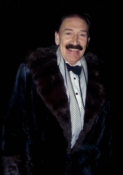Peter Wyngarde – Wikipedia