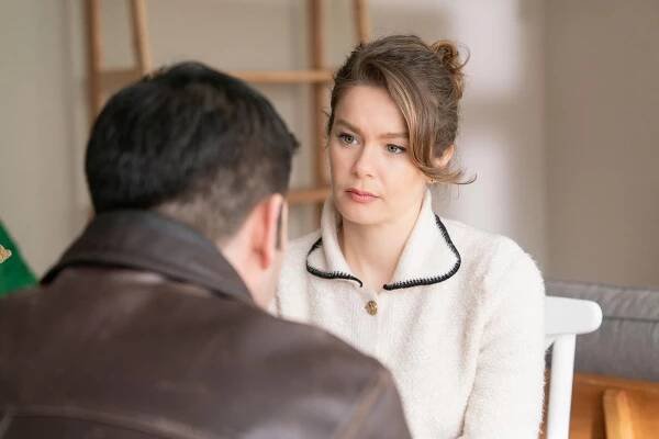 Camdaki Kız - Episode 25 - Z filmu - Burcu Biricik