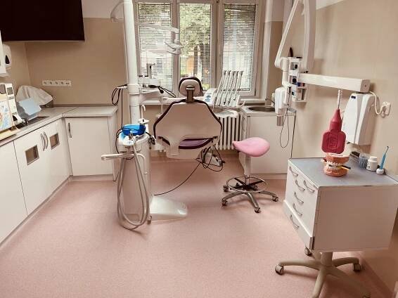 Galéria - Stomatologická ambulancia - zubné implantáty, endodoncia