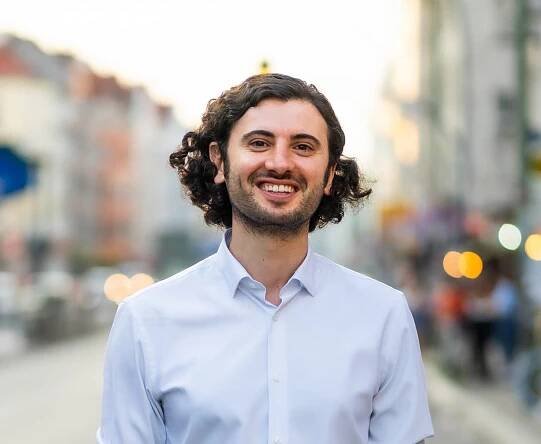 Portraitfoto von Hakan Demir