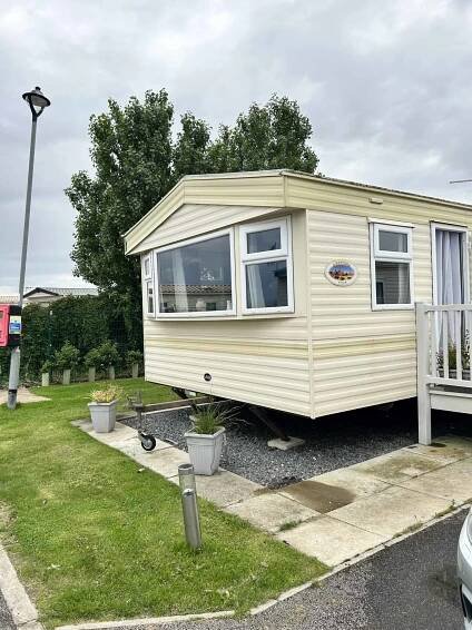 6 berth caravan, quiet location, close to beach. - RMC
