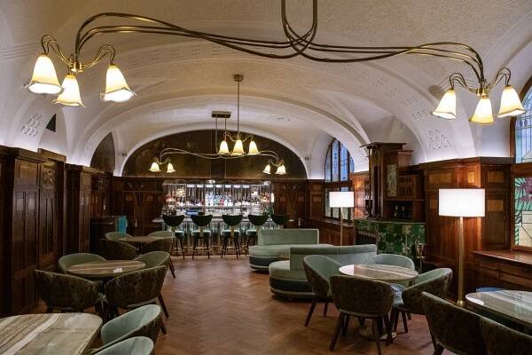Secese, drink na střeše a noc za deset tisíc. Grandhotel Evropa po rekonstrukci | EARCH.cz
