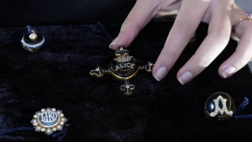 Draží se nečekaný objev. Hodnotu šperků královny Viktorie bylo těžké vyčíslit - Seznam Zprávy