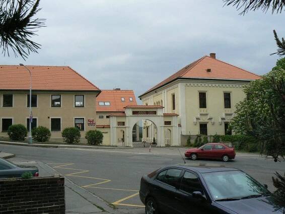 Soubor:Rysanka manor Prague CZ.JPG – Wikipedie