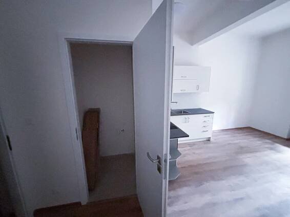 Pronájem bytu 1+kk 29 m², K vodojemu, Praha - Smíchov