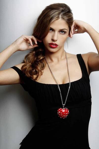 Stephanie Cayo - Telenovely.net ... vše o telenovelách na jednom místě
