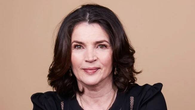 Julia Ormond