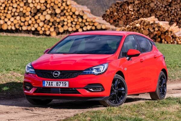 Test nejsilnějšího Opelu Astra: Stačí tříválec pod kapotou?