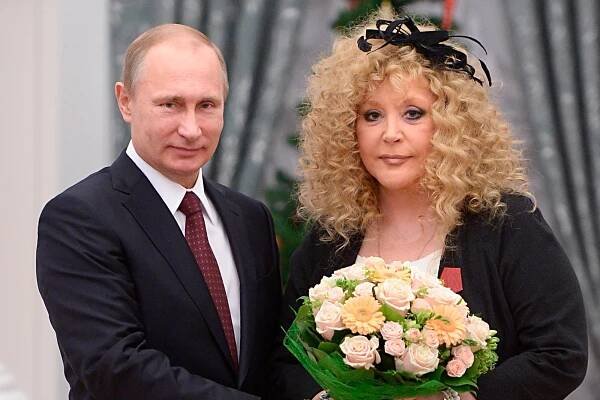 Russian singer Alla Pugacheva asked to be put on the country's foreign agents list after her husband was placed on the list for his criticizing the invasion of Ukraine.