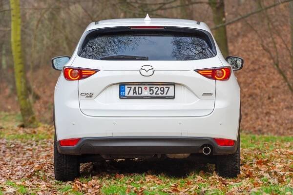 Mazda CX-5 je prý SUV nadšeného řidiče. Jenže platí to i pro diesel se čtyřkolkou a automatem?