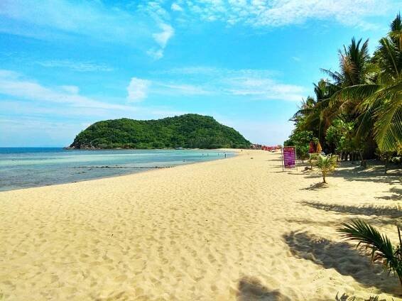 Mae Hat Beach