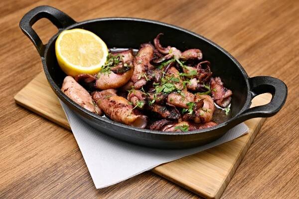 Středomořské 6chodové menu pro dva: chobotnice, krevety, kalamáry i losos
